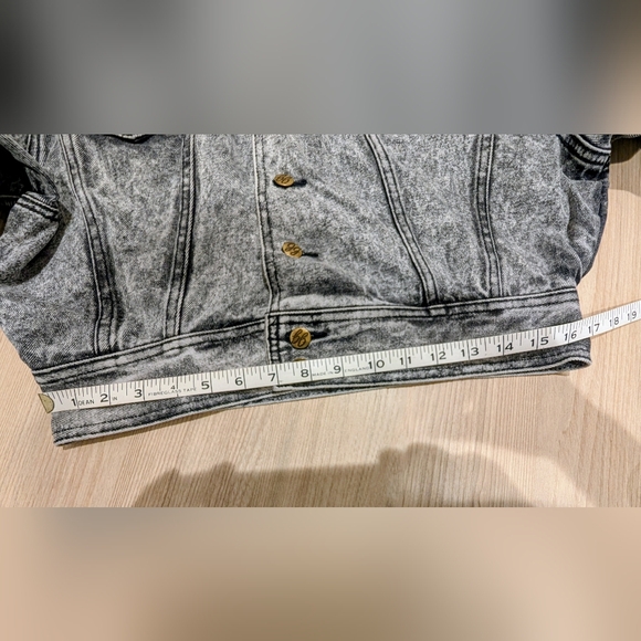 Jonathan G Acid Wash Cropped Jacket - Picture 5 of 9